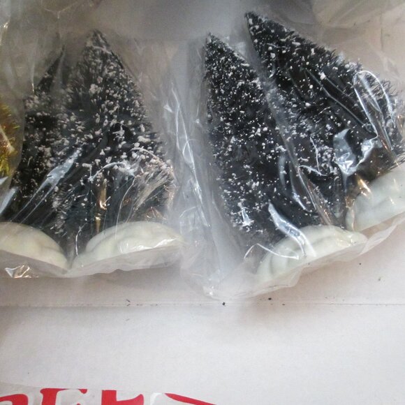 NEW Lot of 19 VINTAGE LEMAX Christmas trees bottle brush w frosted snow. 3 sizes - Picture 5 of 5